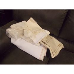 LOT OF LINEN