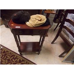 SIDE TABLE - 1 DRAWER