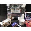 Image 2 : LARGE LOT OF WAYNE GRETZKY AND EDMONTON OILERS COLLECTABLES