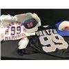 Image 2 : LARGE LOT OF WAYNE GRETZKY AND EDMONTON OILERS COLLECTABLES