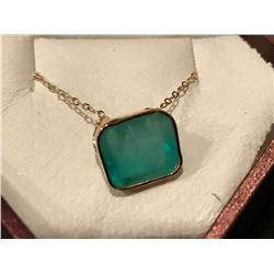 14KT GOLD EMERALD (3.3CT) PENDANT NECKLACE