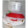 Image 1 : FLAT WITH NEW SALAD SPINNER AND COLLAPSIBLE PARTY