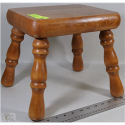 VINTAGE WOODEN MILKING STOOL