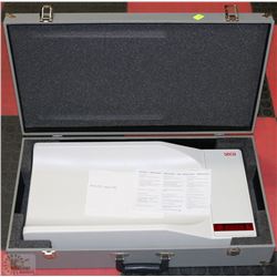 SECA ELECTRONIC INFANT SCALE W/CASE