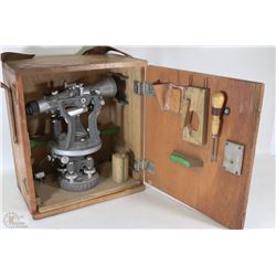 VINTAGE SURVEYOR LEVEL IN WOOD CASE