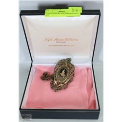 BUDDHA NECKLACE AND PENDANT SET