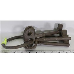4 LARGE CAST IRON KEYS