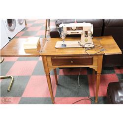VINTAGE ESTATE SINGER SEWING MACHINE IN WOOD