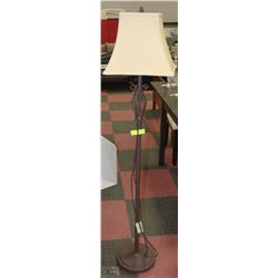 METAL FLOOR LAMP