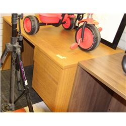 WOODEN DESK WITH DRAWERS 48"X29"X29"H