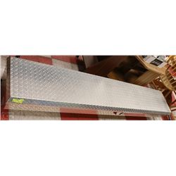 METAL SIDE TRUCK BOX WITH PUSH BUTTON LOCK