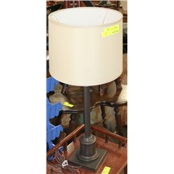 METAL TABLE LAMP