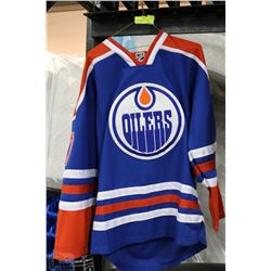NEW MCDAVID OILERS JERSEY GENUINE SIZE 48
