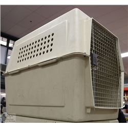 LARGE KENNEL WITH NEW WATER BOTTLE