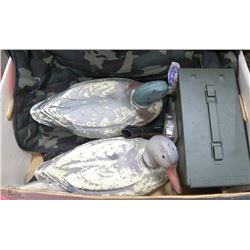 HUNTING LOT - DUCK DECOYS, DUCK CALL, REVERSIBLE