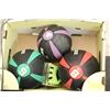 Image 1 : 3 WEIGHT BALLS - 4,6, & 8 LB & LADIES GLOVES