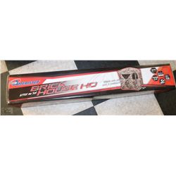 BRICK HOUSE HUB STYLE GROUND BLIND