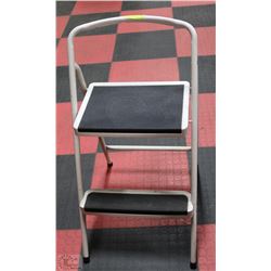 FOLDING STEP STOOL
