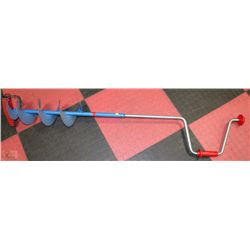ICE AUGER WITH EXTRA BLADES