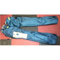 2 CAMP CHAIRS WITH CARRYING BAGS