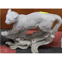 CONCRETE COUGAR STATUE(CRACKED)