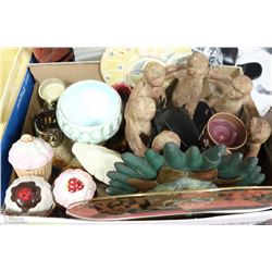 FLAT OF ESTATE COLLECTIBLES