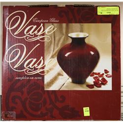 BRAND NEW EUROPEAN GLASS VASE MADE IN SPAIN