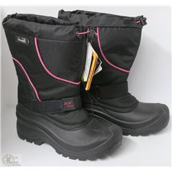 NEW PAIR OF WOMENS ICE FIELDS WINTER BOOTS