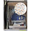 Image 1 : BOX WITH ASSORTED COLLECTIBLES INCL. TINS, BOXES