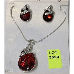 AUSTRIAN CRYSTAL NECKLACE AND EARRING SET