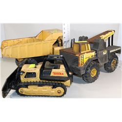 LARGE VINTAGE TONKA TRUCKS