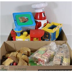 ASSORTMENT OF COLLECTIBLES VINTAGE TOYS