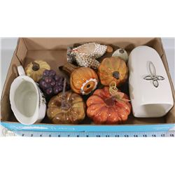 BOX OF THANKSGIVING ITEMS