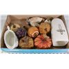 Image 1 : BOX OF THANKSGIVING ITEMS