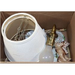 BOX OF VINTAGE ESTATE ITEMS