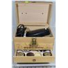 Image 1 : VINTAGE RONSON ROTO SHINE MAGNETIC SHOE SHINE KIT