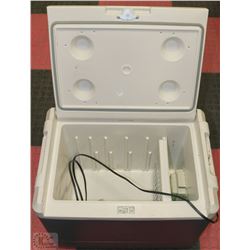 COOLER WITH AUTO PLUG