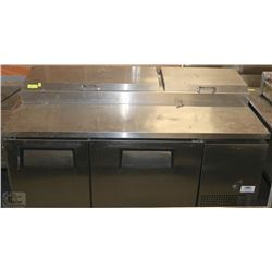 TRUE PIZZA COOLER  PREP TABLE 5' WITH CONTAINERS
