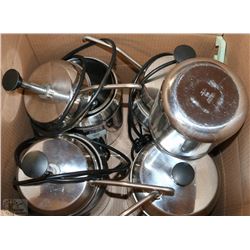 BOX OF SERVER SAUCE WARMERS