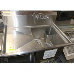 STAINLESS STEEL SINK