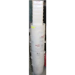 APROX. 20 PLASTIC MEASURES