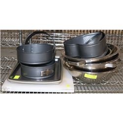 LOT OF CUTTING BOARDS, CAKE RISERS, PANS AND