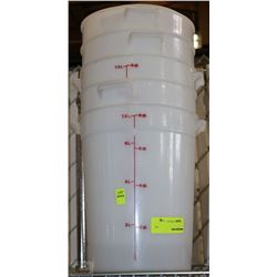 LOT OF 5 PLASTIC 8 QUART MEASURES