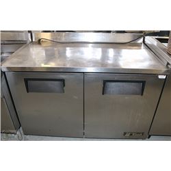 TRUE 2 DOOR REFRIGERATED TABLE