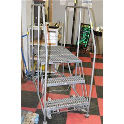 3 STEP ROLLING LADDER