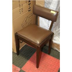 VINTAGE SIDECHAIR