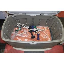 RUBBERMAID PATIO STORAGE BOX WITH WEIGHTS