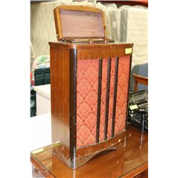 ROGERS MAJESTIC VINTAGE RADIO