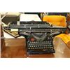 Image 1 : ANTIQUE UNDERWOOD TYPEWRITER