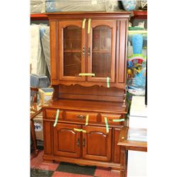 DARK VILAS MAPLE BUFFET AND HUTCH